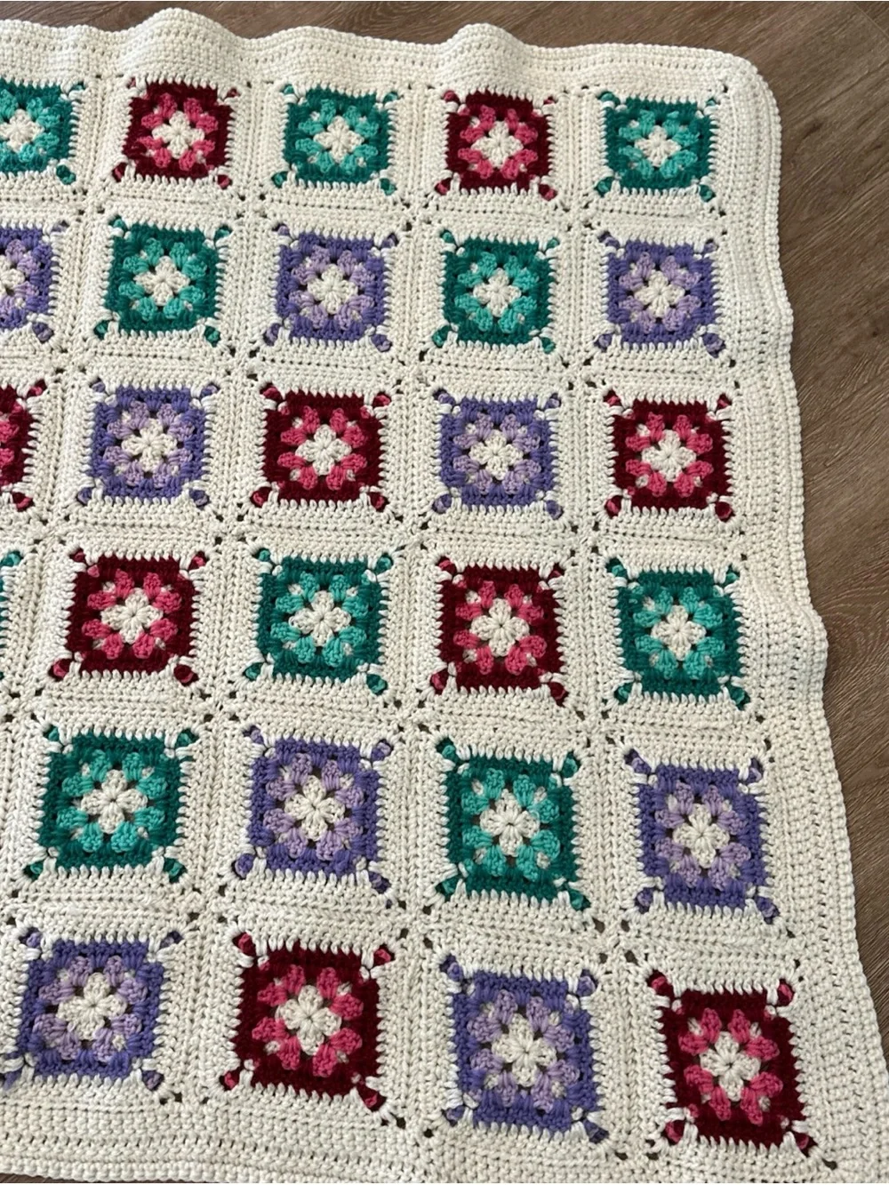 Handmade 36“ x 48“ baby lap throw granny Square
